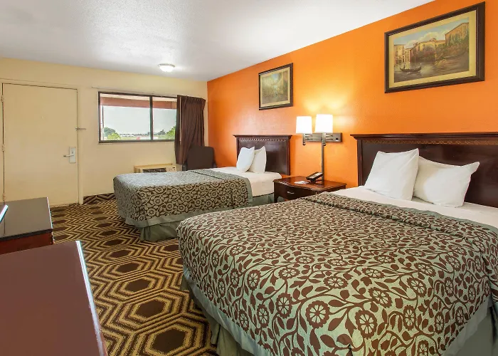 Отель Travelodge By Wyndham